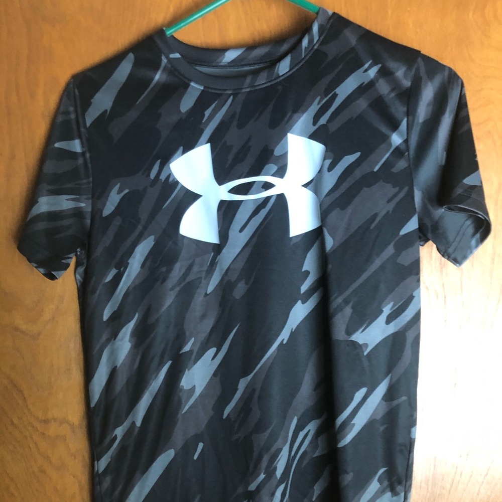 Under Armour Boys T-shirt